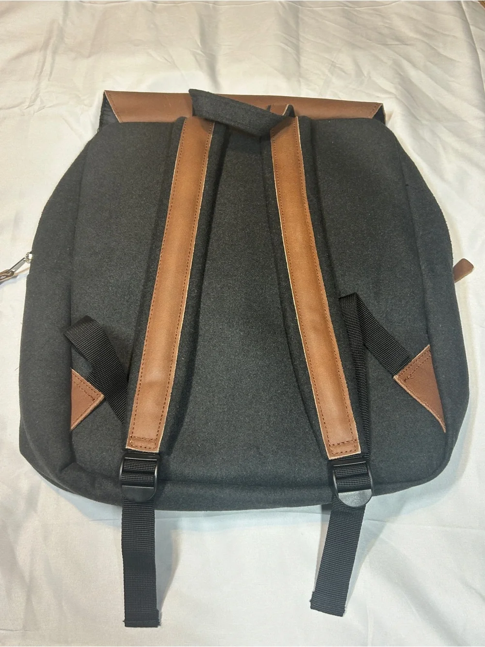 Urban Edge by Canyon University of Minnesota Wool Blend Backpack NWT Black Brown